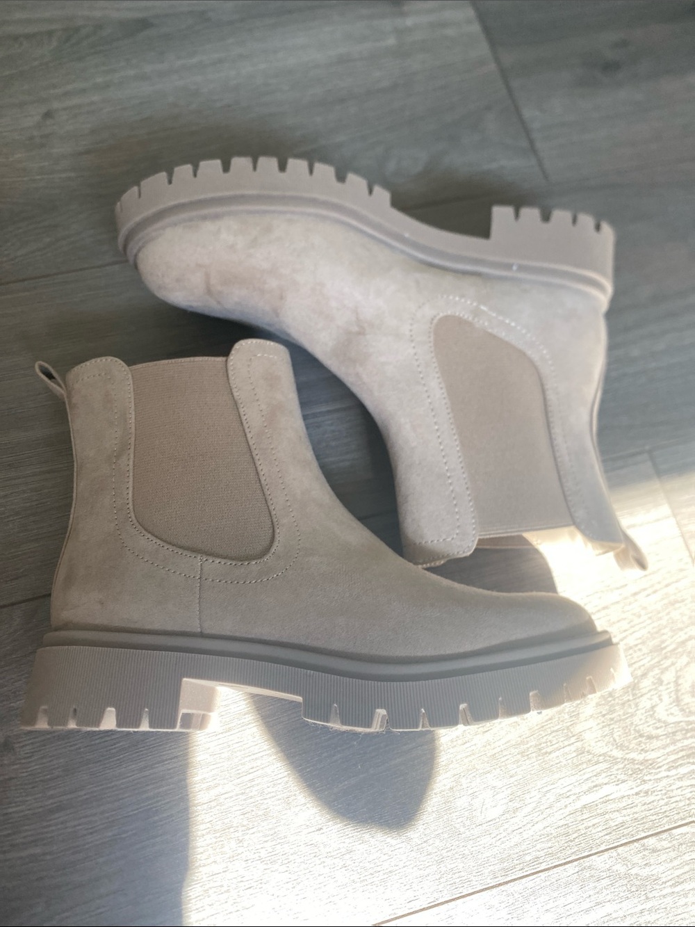 Women’s Chelsea boots